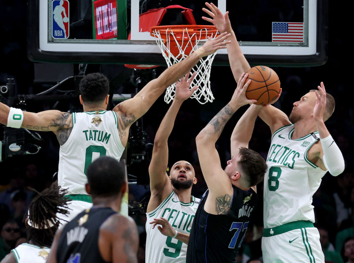 НБА: Даллас на виїзді поступився Бостону у першому матчі фіналу 